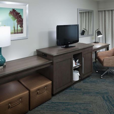 Hampton Inn Los Angeles Orange County סייפרס מראה חיצוני תמונה