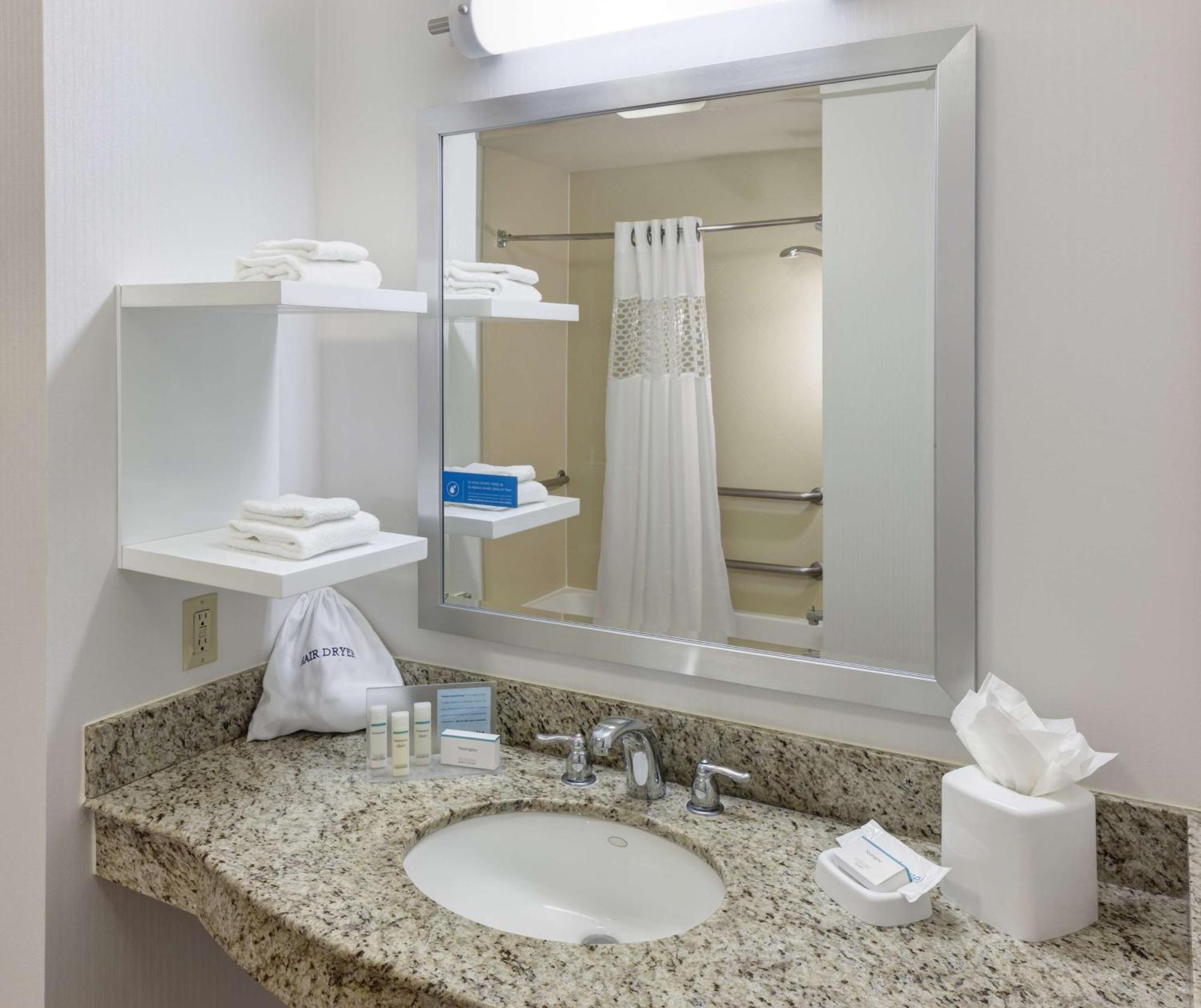 Hampton Inn Los Angeles Orange County סייפרס מראה חיצוני תמונה