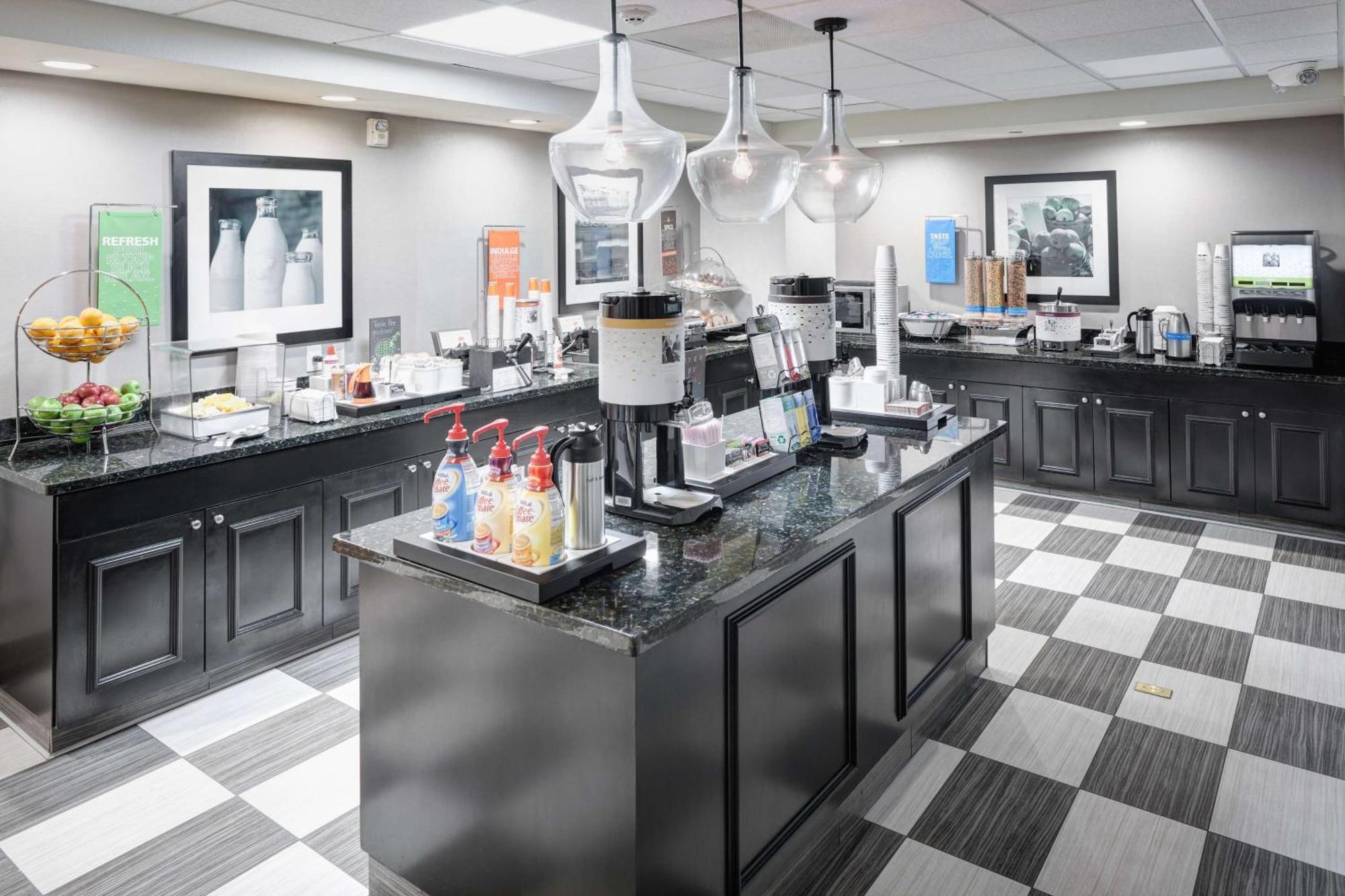 Hampton Inn Los Angeles Orange County סייפרס מראה חיצוני תמונה