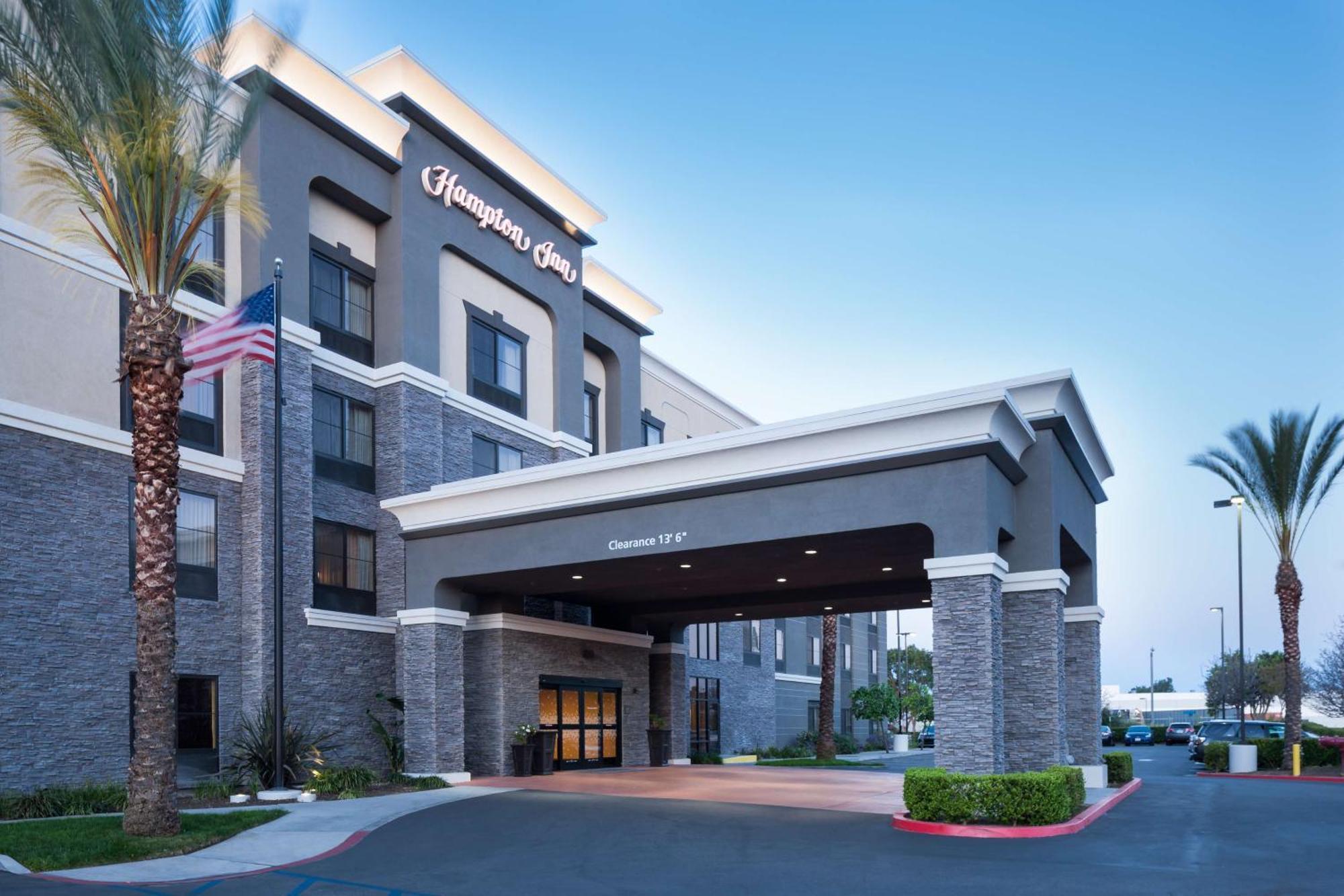 Hampton Inn Los Angeles Orange County סייפרס מראה חיצוני תמונה