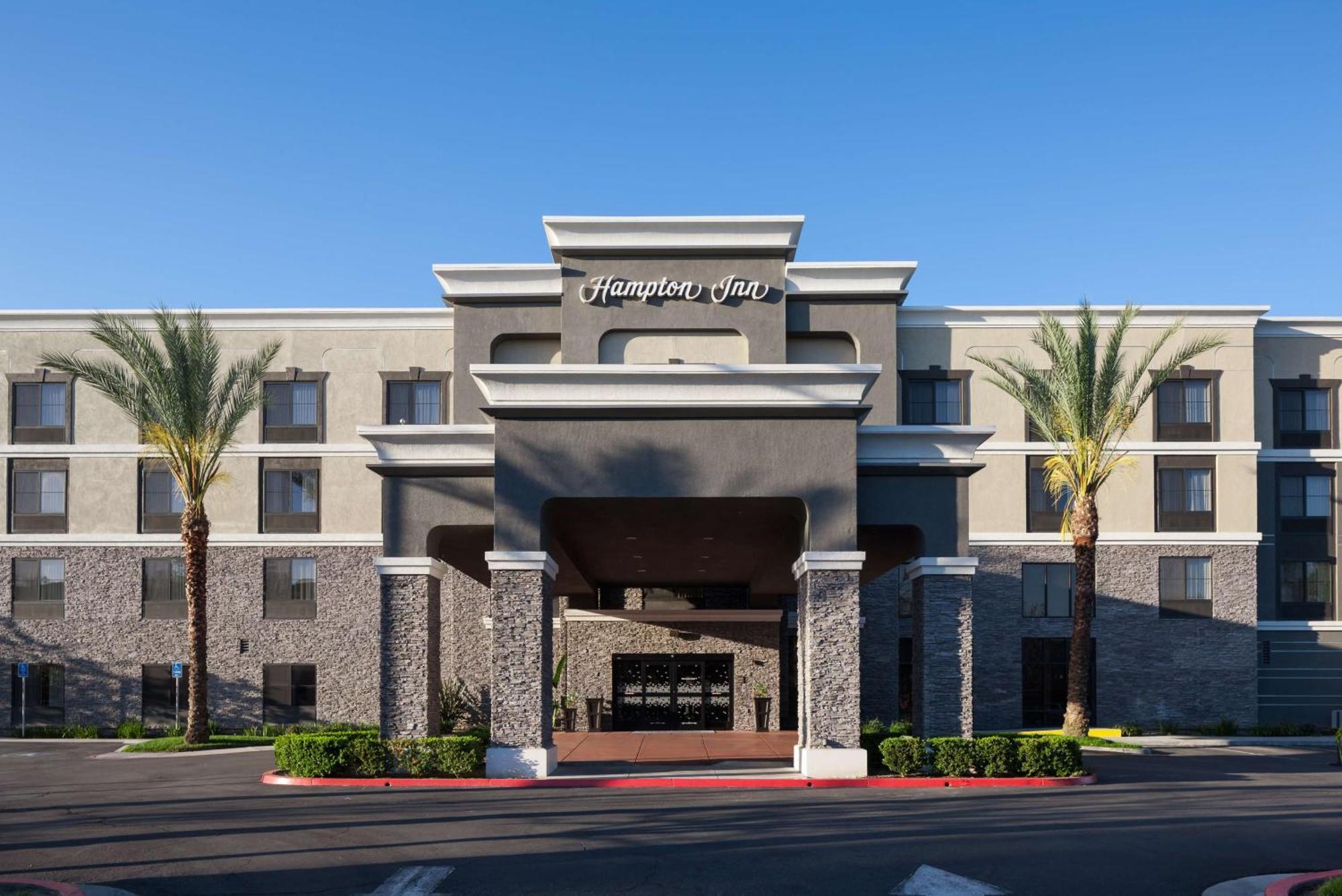 Hampton Inn Los Angeles Orange County סייפרס מראה חיצוני תמונה