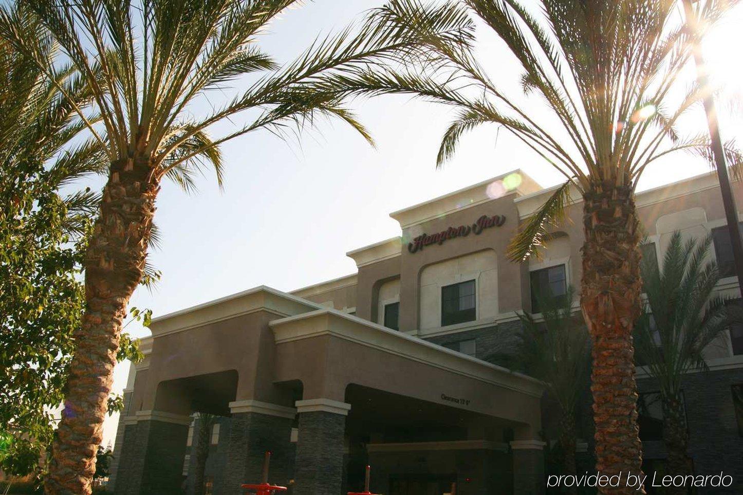 Hampton Inn Los Angeles Orange County סייפרס מראה חיצוני תמונה