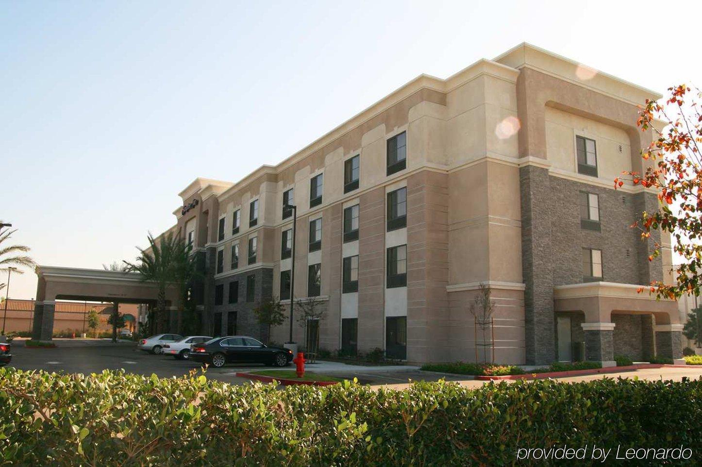 Hampton Inn Los Angeles Orange County סייפרס מראה חיצוני תמונה